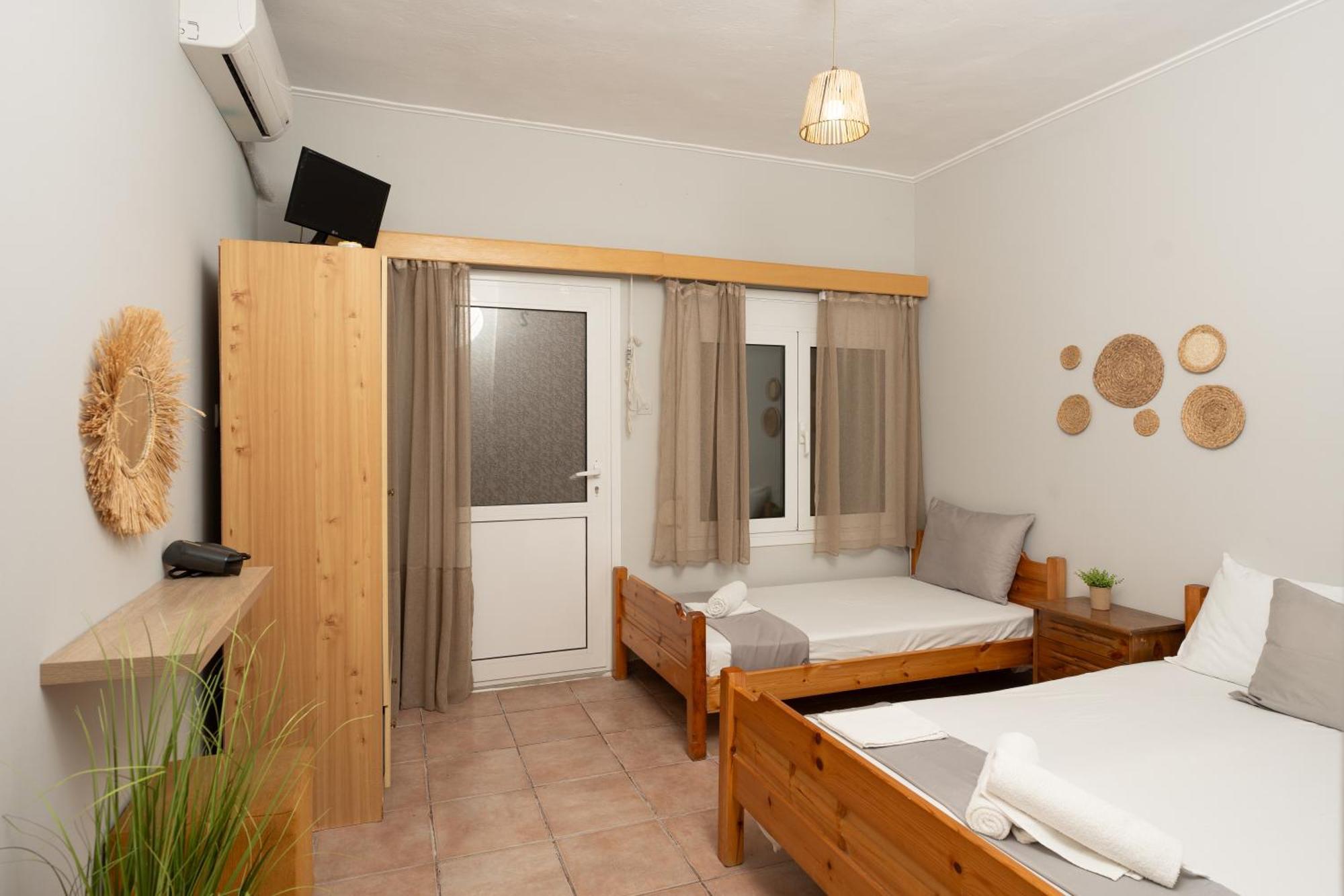 Salvino Rooms Paralía Eksteriør billede